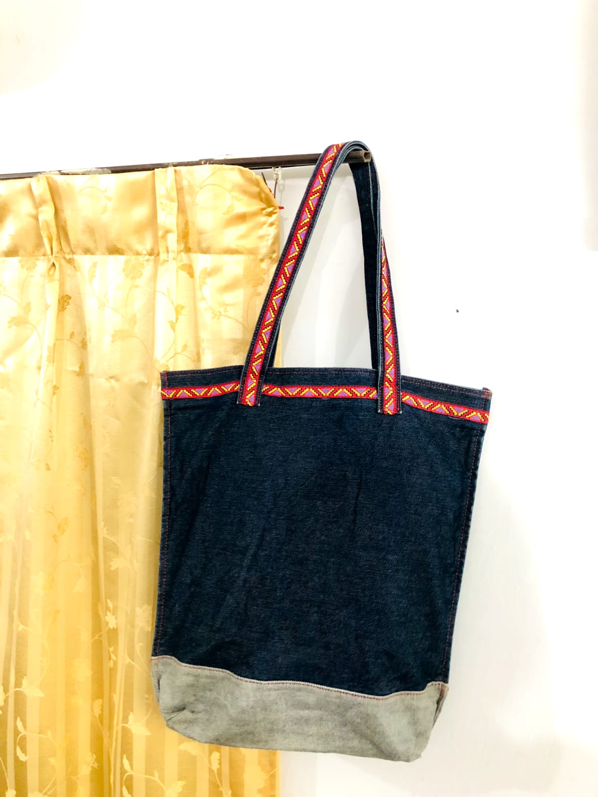 SHOULDER BAG