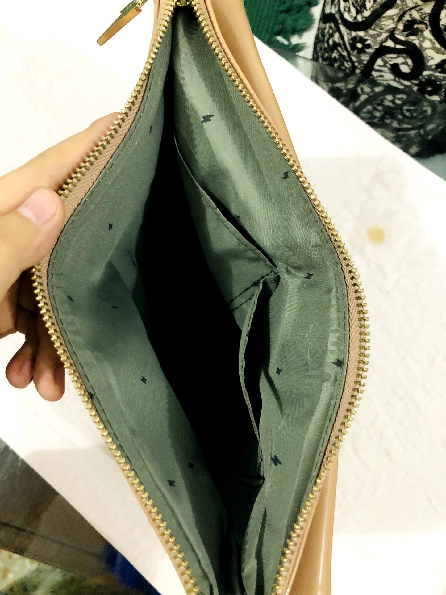 POUCH