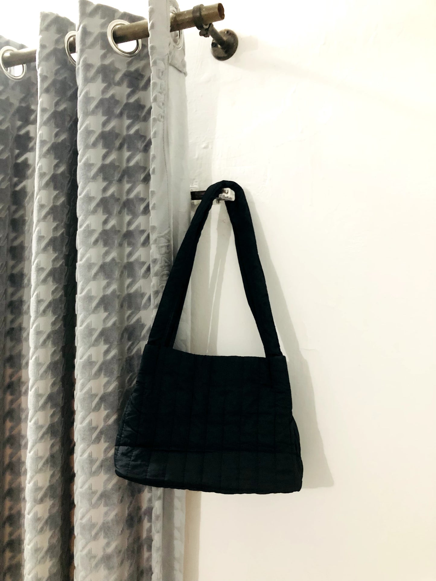BUTTON TOTE