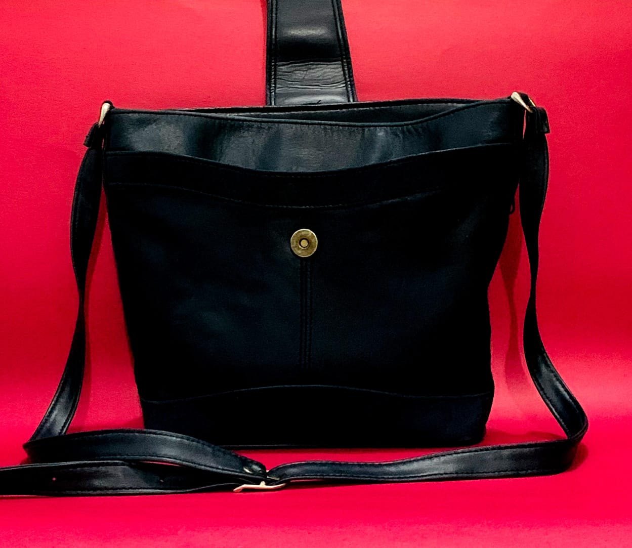 CROSS BODY