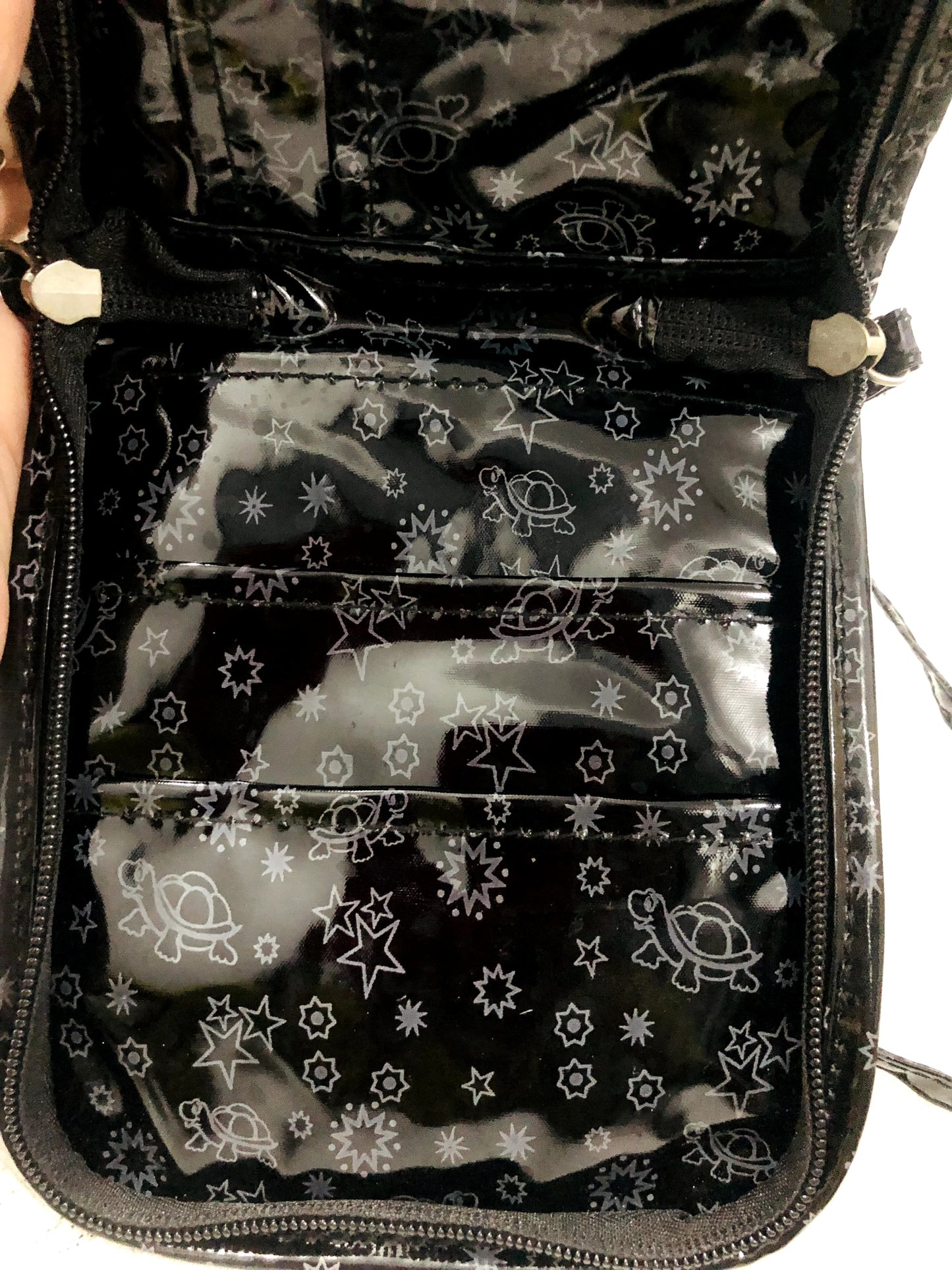 CROSS BODY