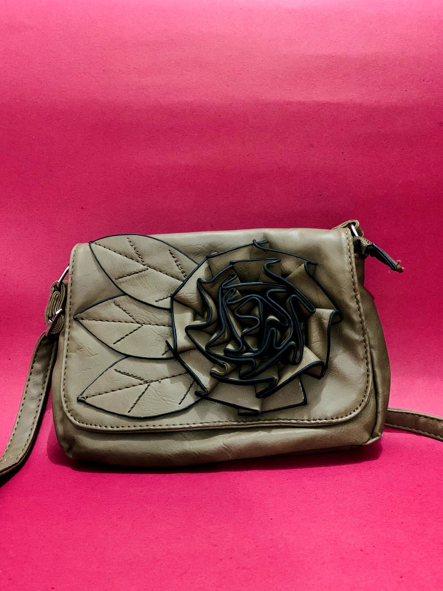 CROSS BODY BAG