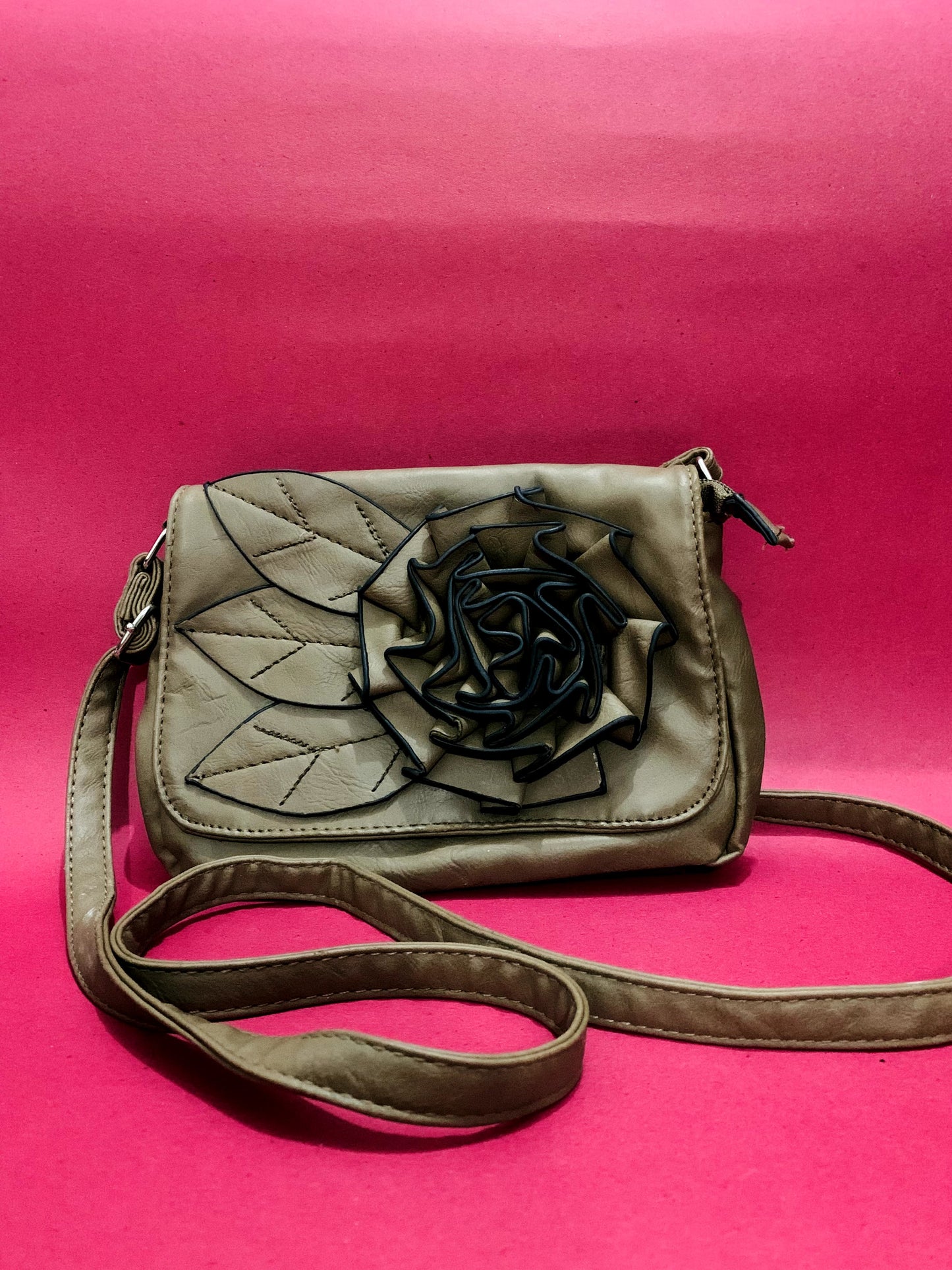CROSS BODY BAG