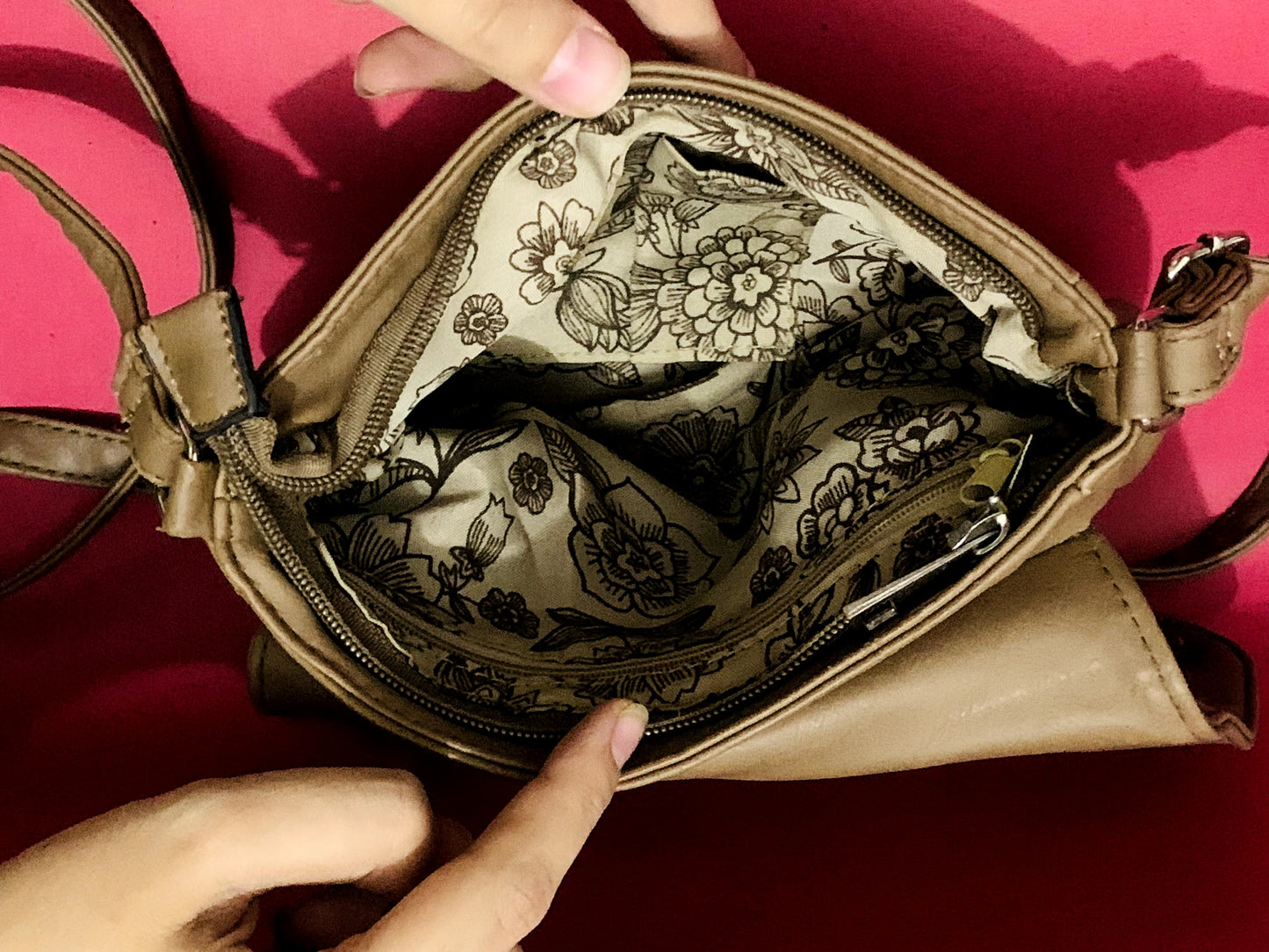 CROSS BODY BAG