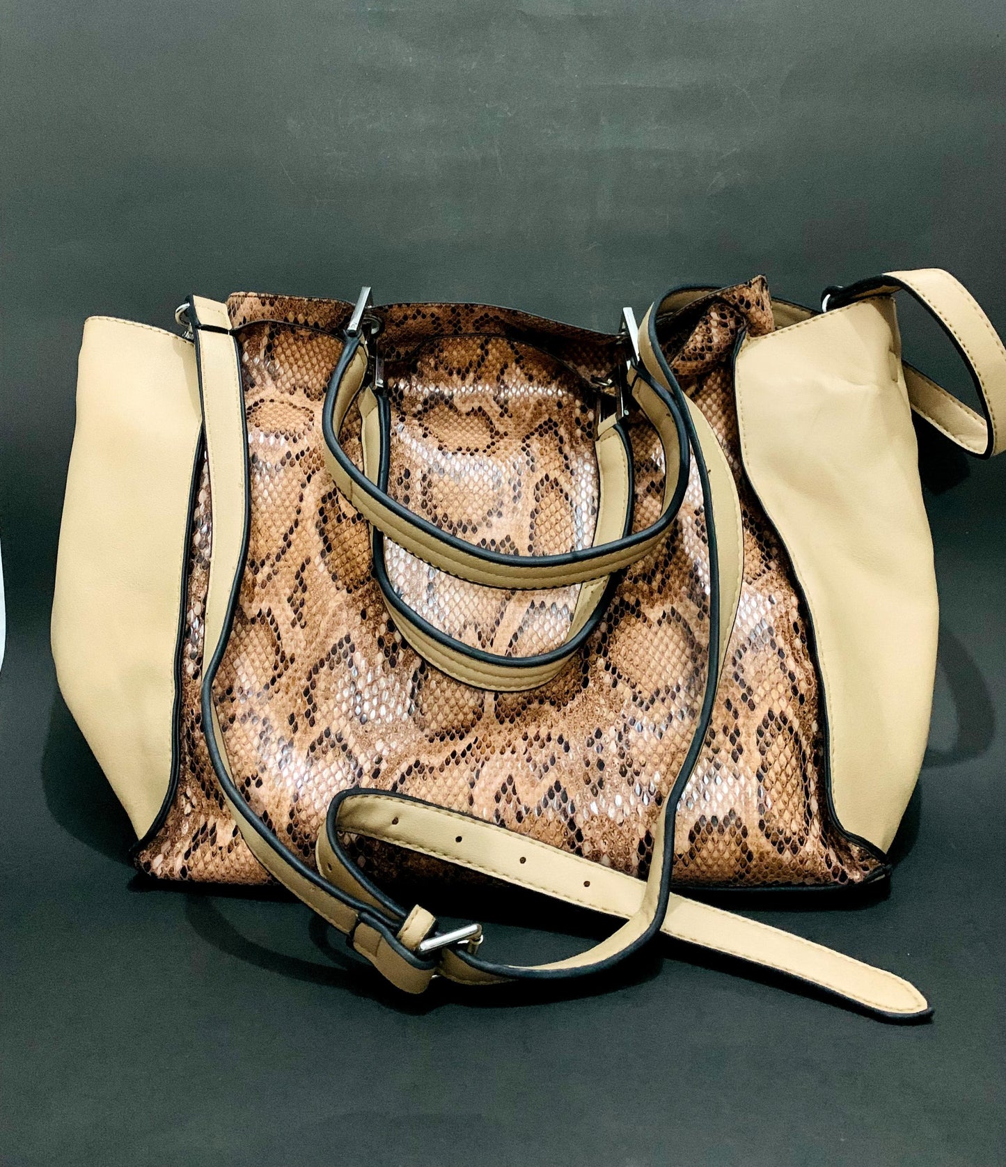 SHOULDER BAG