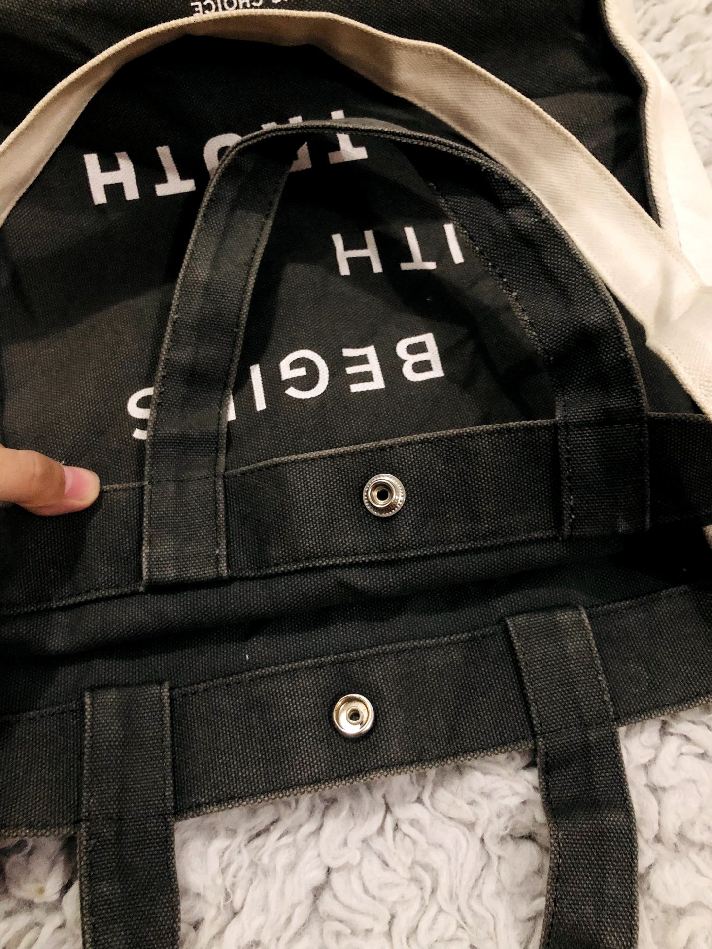 BUTTON TOTE