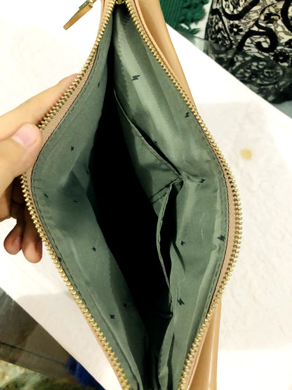 POUCH