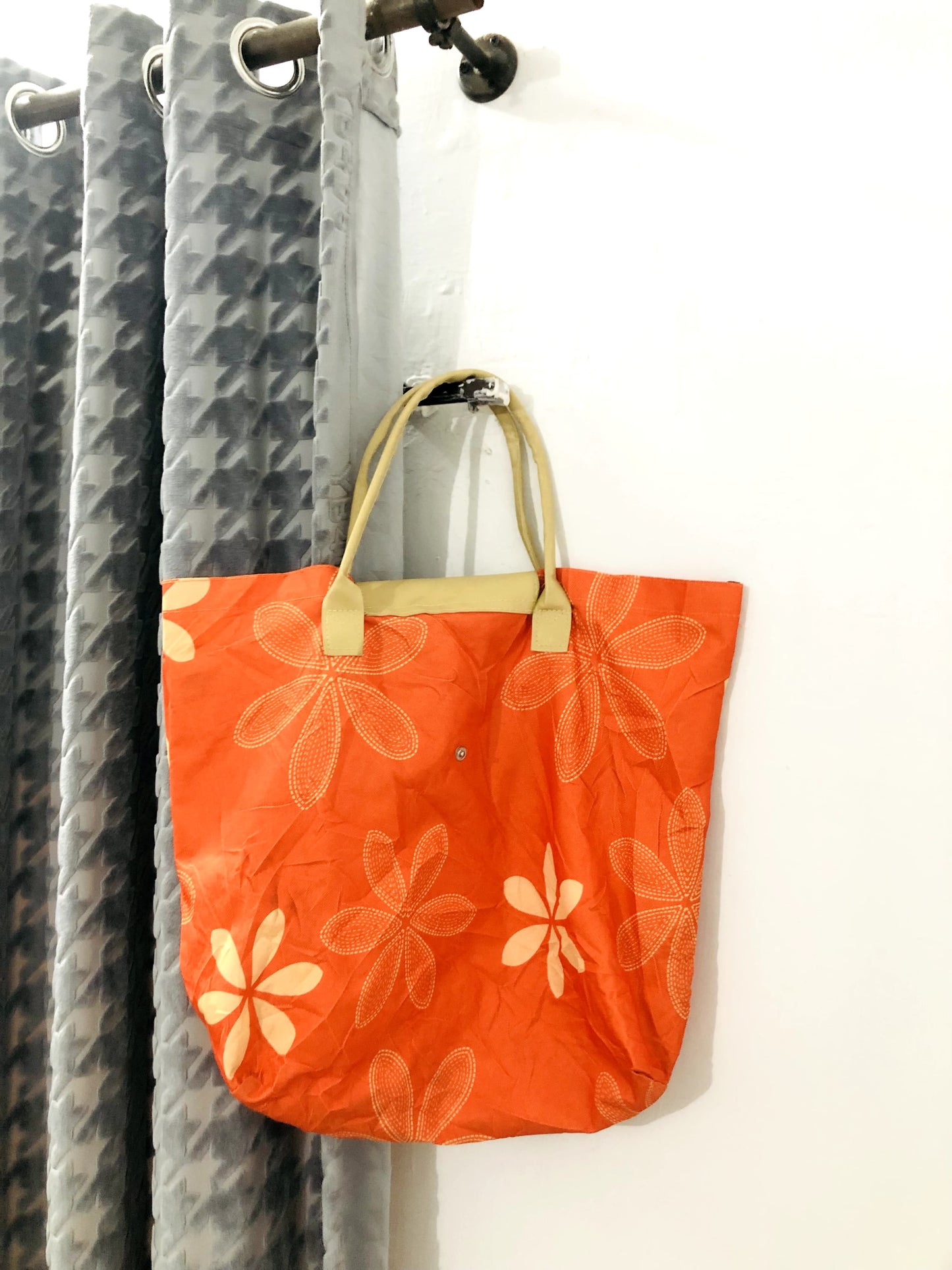 BUTTON TOTE