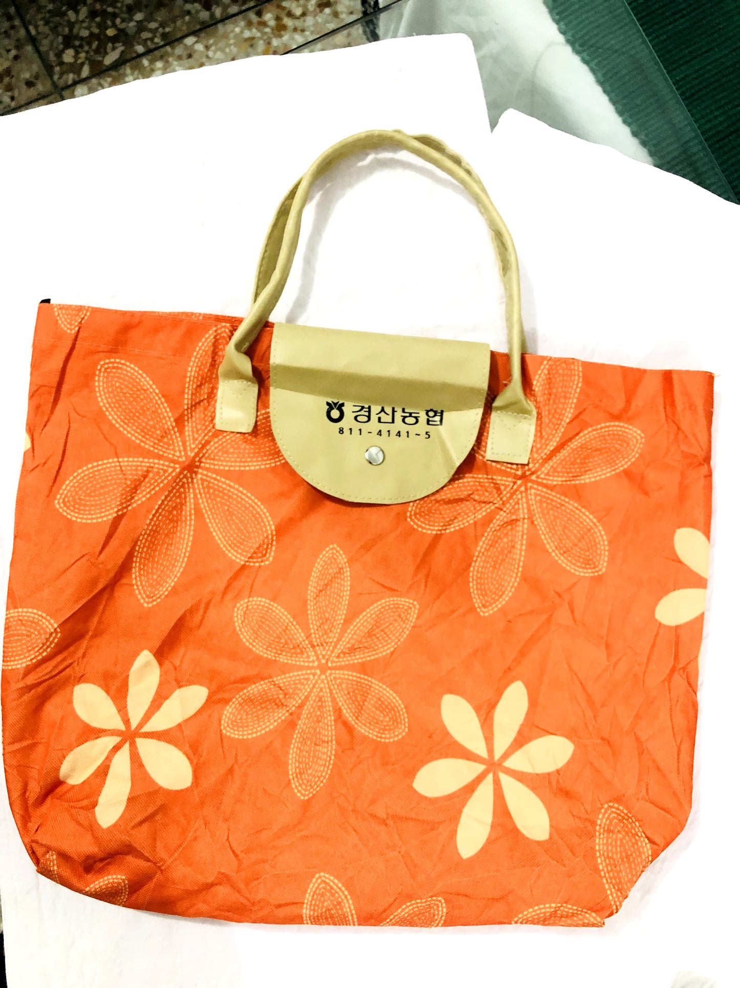 BUTTON TOTE