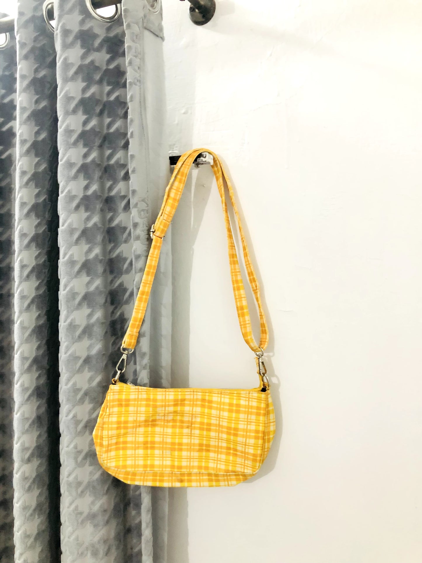 SHOULDER BAG
