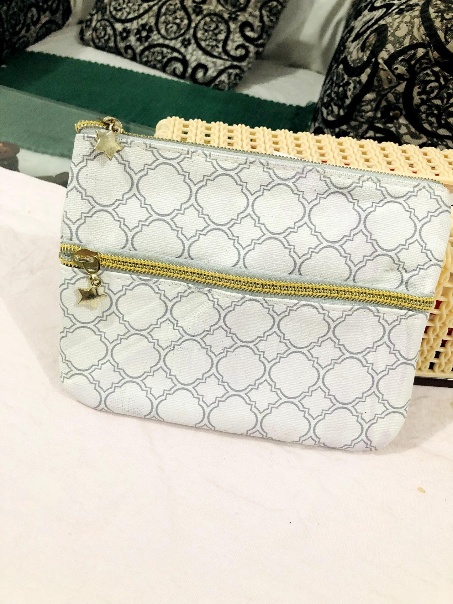 POUCH