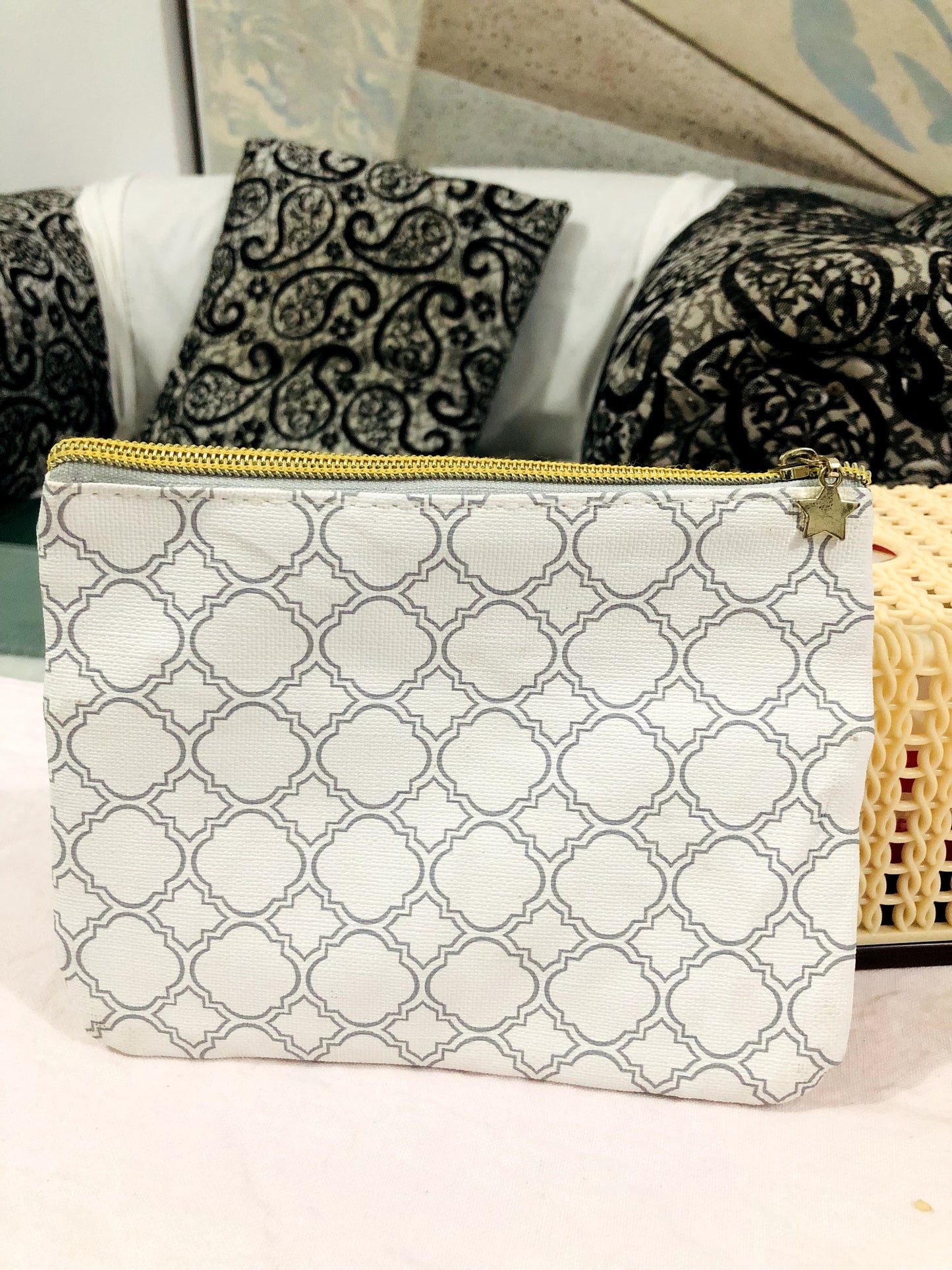 POUCH