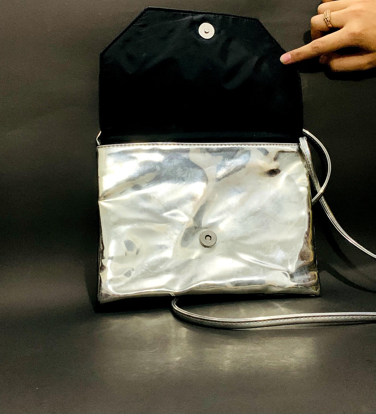 CROSS BODY