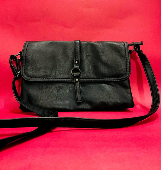 CROSS BODY