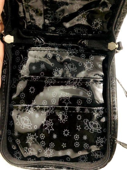 CROSS BODY