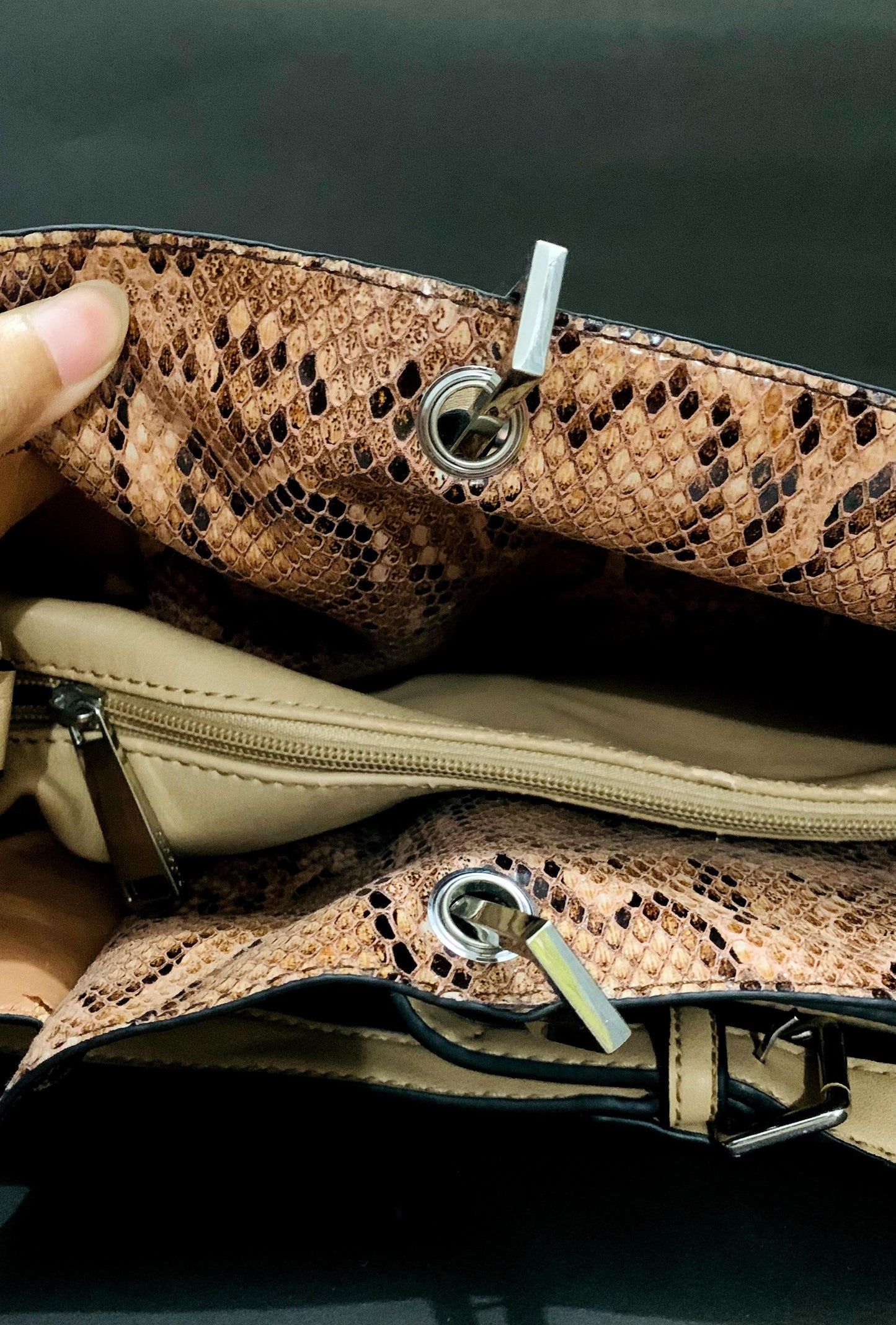 SHOULDER BAG
