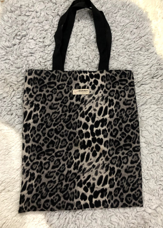 BUTTON TOTE
